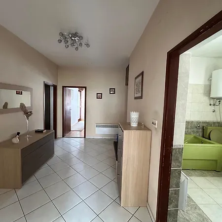 Split Breeze Apartment