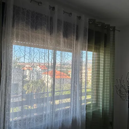 Split Breeze Apartment *